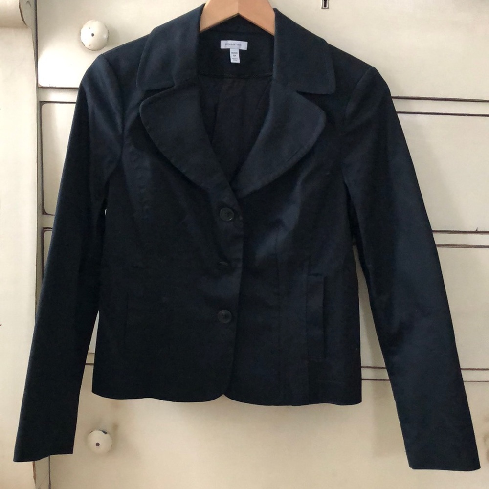 Fabulous fitted black blazer from Nordstrom Semantiks.  Excellent condition!